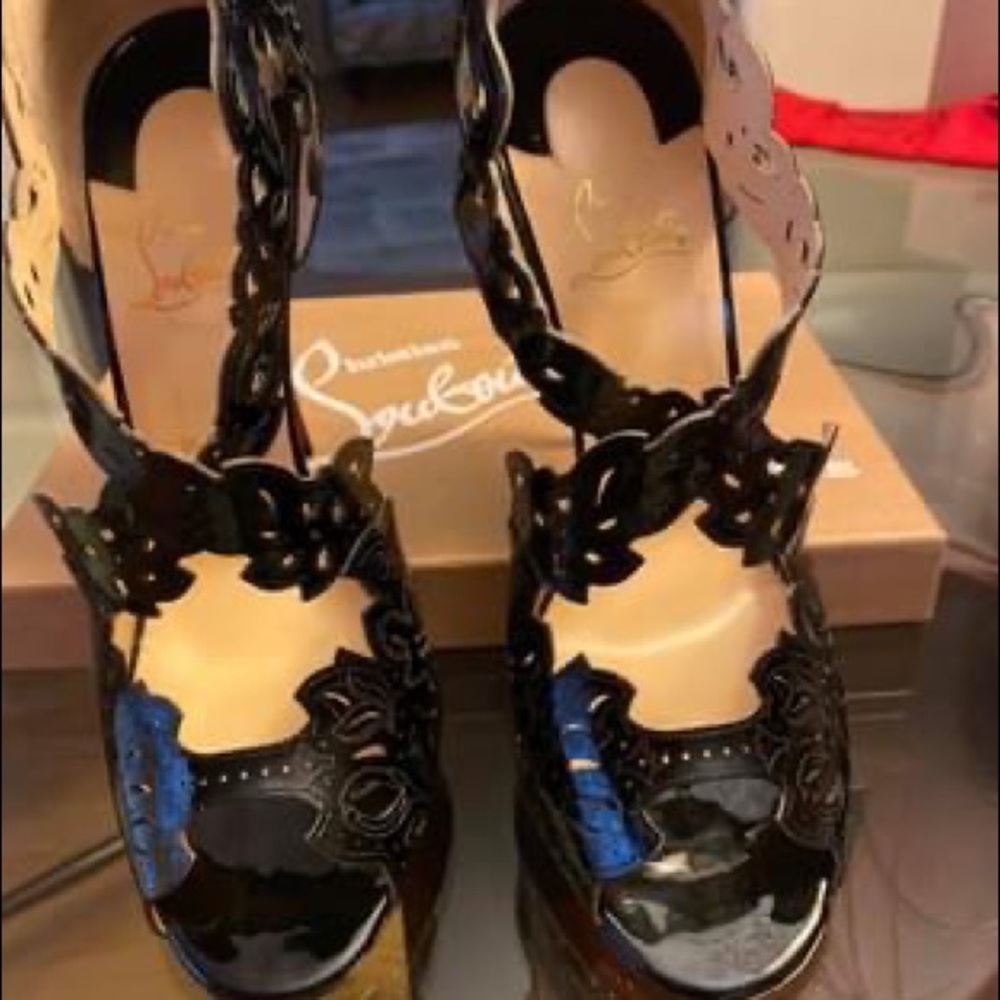 Limited Edition Louboutin - Picture 1 of 3